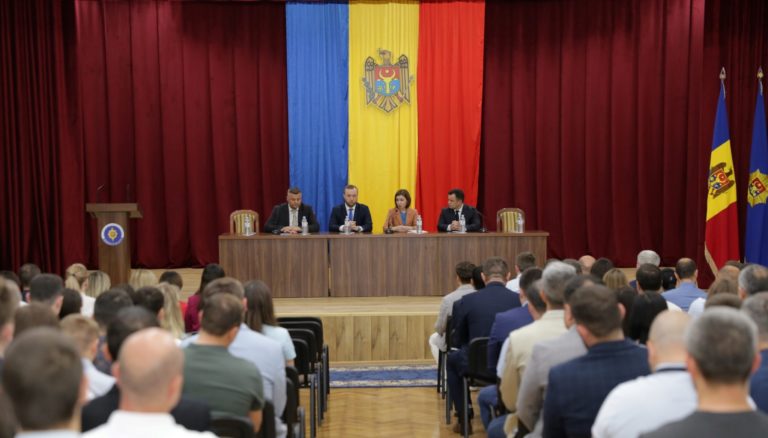 Майя Санду официально представила нового директора СИБ