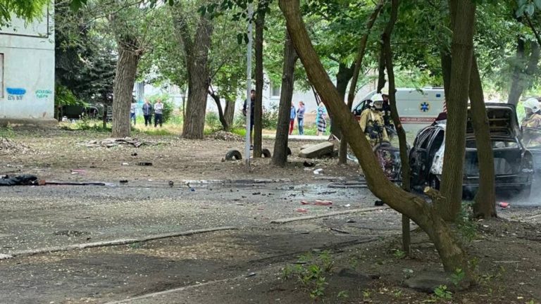Украинские партизаны взорвали авто коллаборанта в Херсоне
