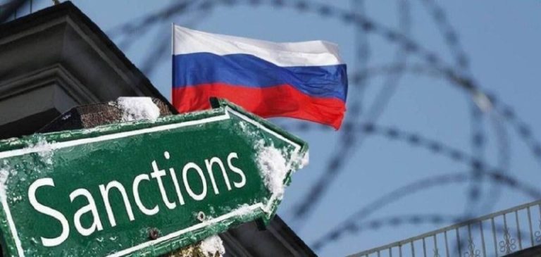 Эмбарго на нефть, отключение от SWIFT и запрет на российское ТВ. Что включает шестой пакет санкций от ЕС
