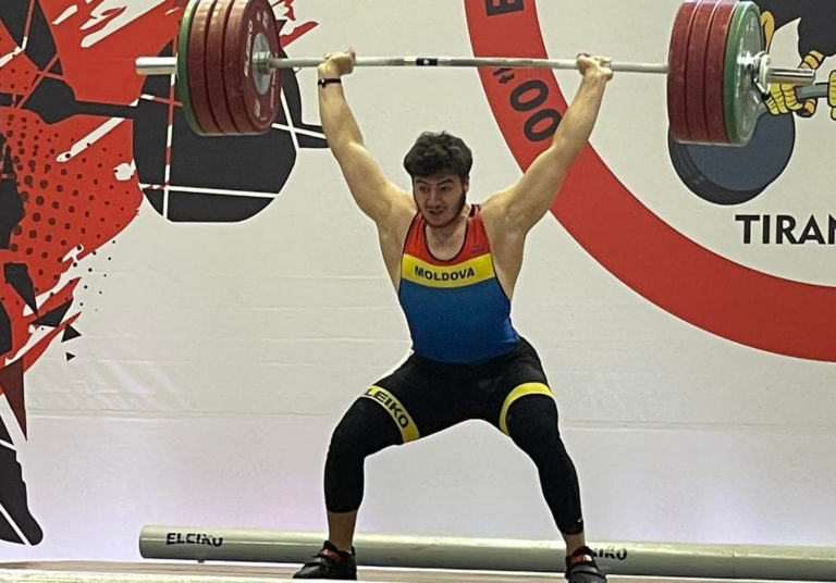 Тяжелоатлет из Молдовы завоевал бронзовую медаль на чемпионате Европы