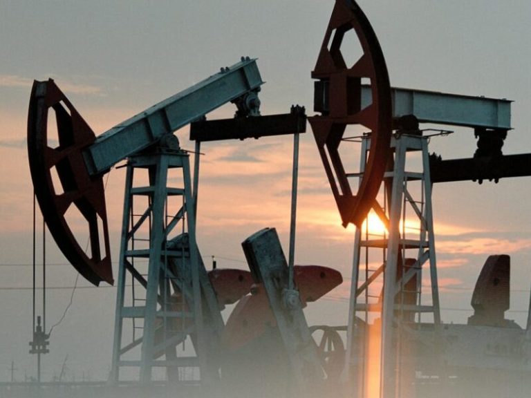 Страны ОПЕК+ собираются увеличить добычу нефти