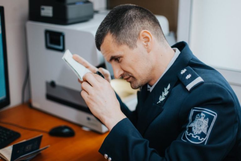 В Молдове поддельные водительские права лидируют в списке липовых документов, выявленных на границе