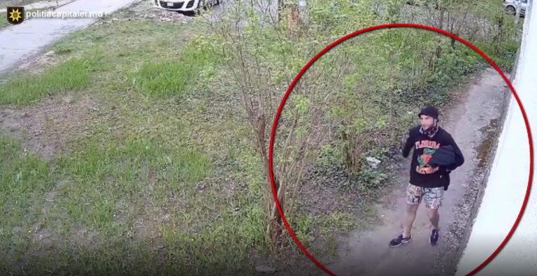 (ВИДЕО) Полиция просит помощи в розыске парней за кражу одежды во дворах на Рышкановке