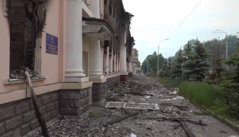 Штурм Северодонецка: Россия заявляет о полном контроле, а Украина — о контрнаступлении. Украинский журналист: сообщения властей — неправда