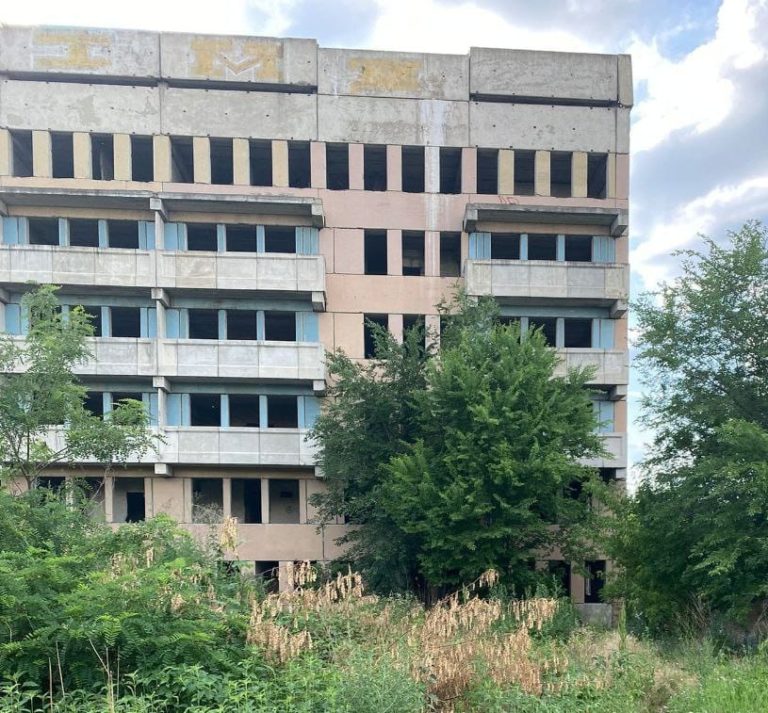 15-летний подросток погиб, пытаясь сделать селфи на крыше здания