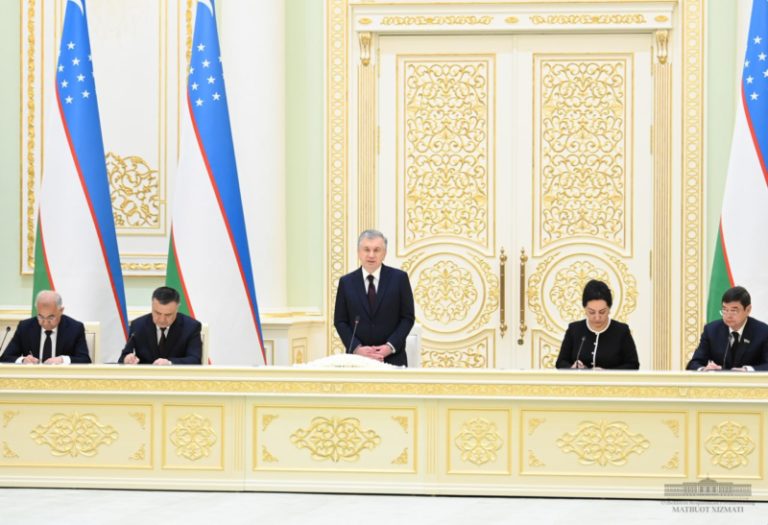 Президент Узбекистана предложил на референдуме изменить Конституцию и вслед за Путиным обнулить свои сроки