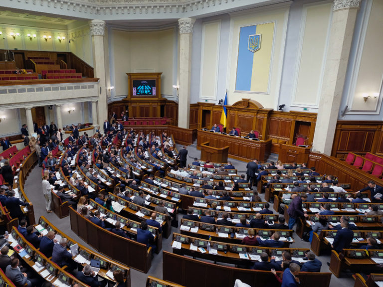 Верховная рада Украины поддержала ратификацию Стамбульской конвенции, защищающей права женщин