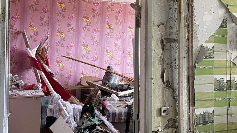 (Фото)Последствия ракетного удара по жилой многоэтажке в Сергеевке Одесской области