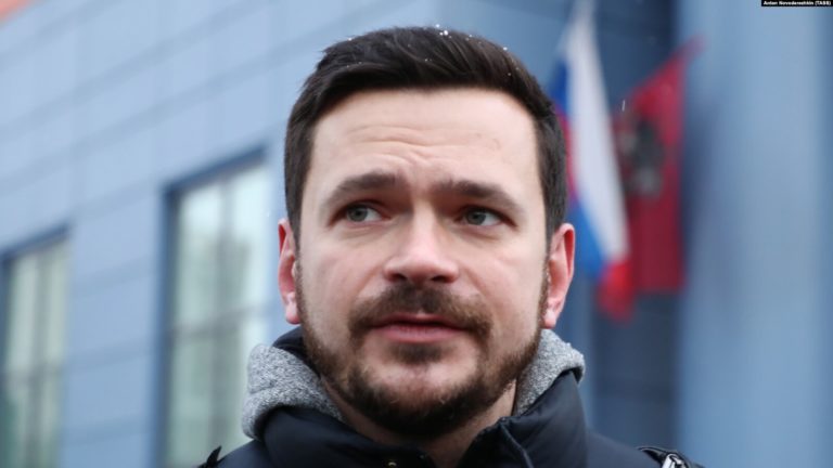 Российского оппозиционера приговорили к 8,5 годам колонии за «фейки об армии»