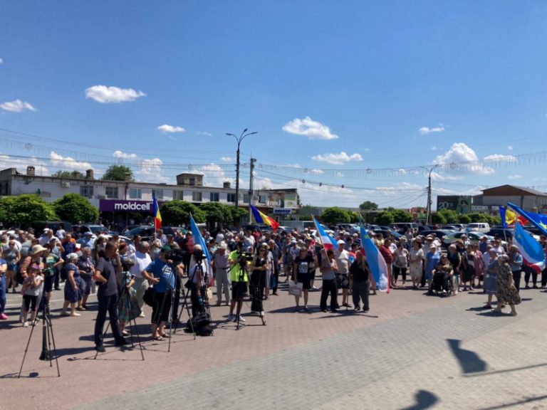 Исполком прикрывает хищения митингами, а на фоне готовят нового Башкана. Экс-депутат о событиях в Гагаузии
