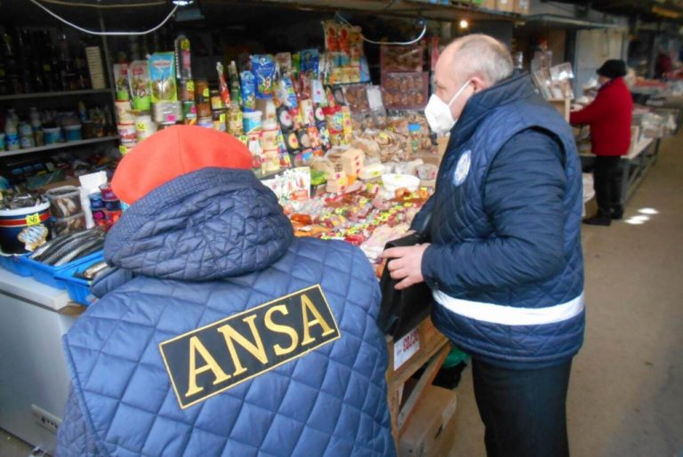 ANSA обнаружила в безглютеновом хлебе глютен и аллергены в конфетах и шоколаде