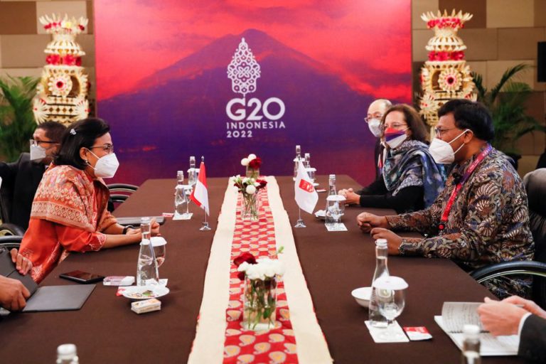 Bloomberg: половина стран G20 не поддержала санкции против России