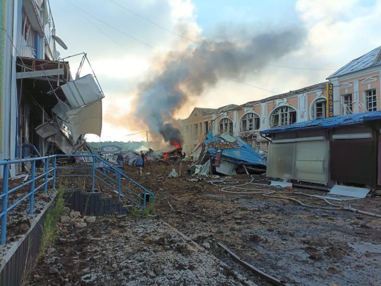 (ФОТО) Последствия ракетного удара по Краматорску
