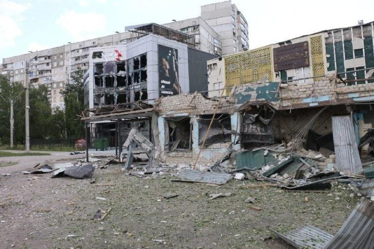 В результате обстрела Харькова погиб 13-летний мальчик, а его сестру ранило