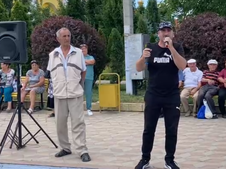 “Когда нас будет десять тысяч, может быть, мы решим закрыть республиканскую дорогу” – в Комрате прошёл митинг против роста цен