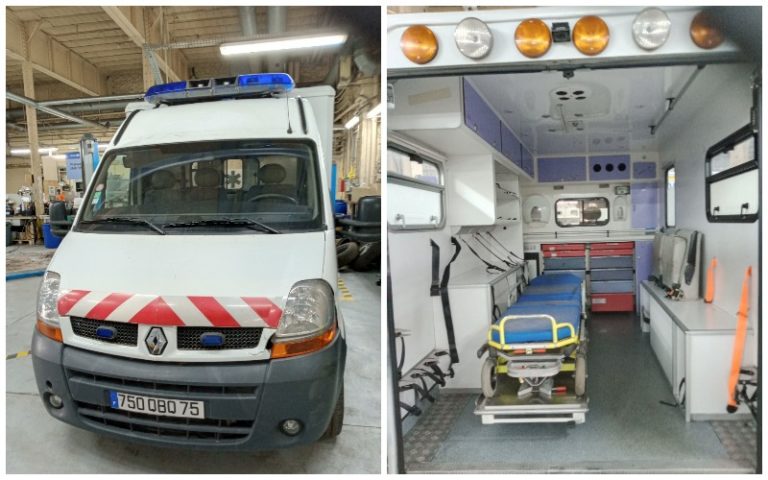 (ФОТО) Франция подарила Молдове три отремонтированных автомобиля скорой помощи