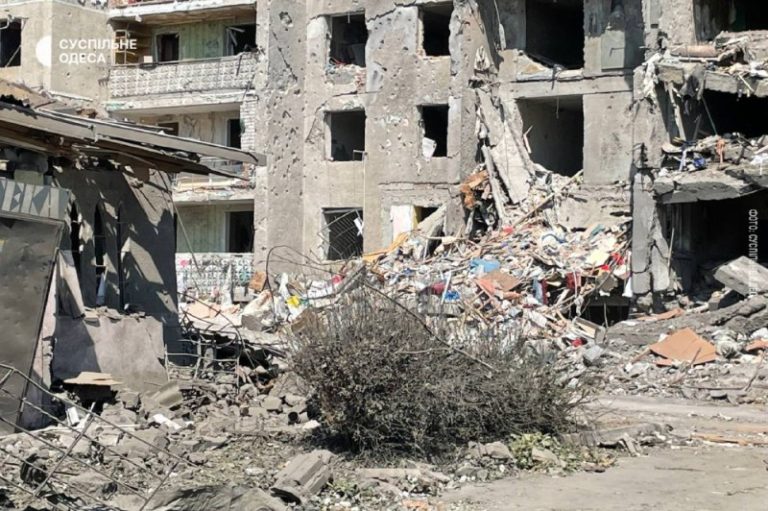 (ВИДЕО) Три по Сергеевке и 12 по Николаеву. Зеленский о ракетных ударах по Одесской области