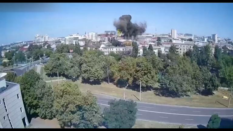 (Видео)Ракетный удар по центру Харькова, есть пострадавшие