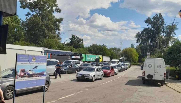 (UPD) Внимание! На КПП Скуляны большая очередь при въезде в Молдову