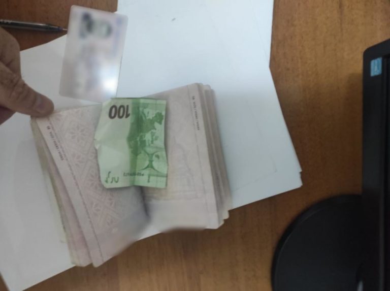Житель Комрата с поддельными правами пытался подкупить пограничника