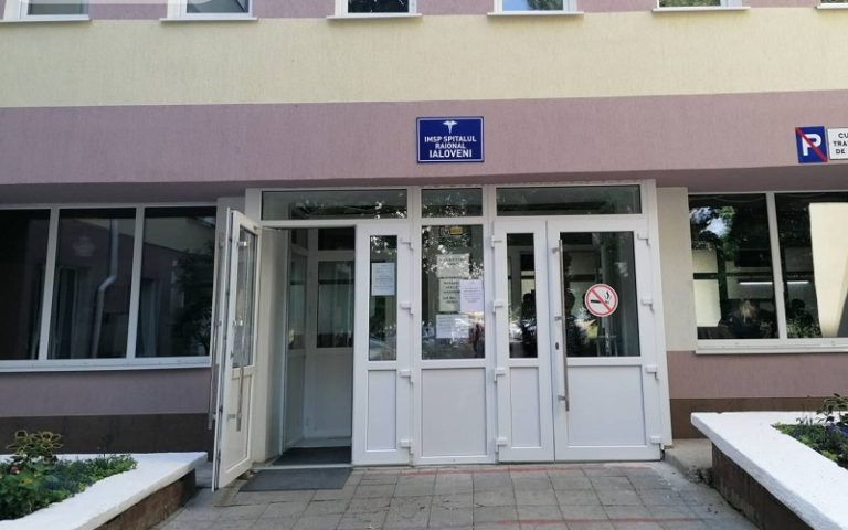 В Яловенах из-за вспышки ковида больница закрыла целое отделение на карантин