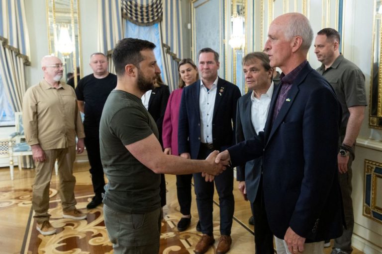 Еще один высокопоставленный американский визит в Украину: делегация Конгресса США встретилась с Зеленским в Киеве