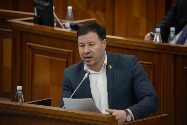 Цырдя обвиняет правительство PAS в малом количестве зачатых детей — что тут не так