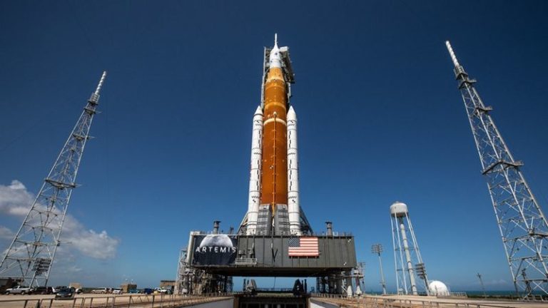 (Фото) «Артемида-1» готовится к старту: Nasa возобновляет полеты к Луне