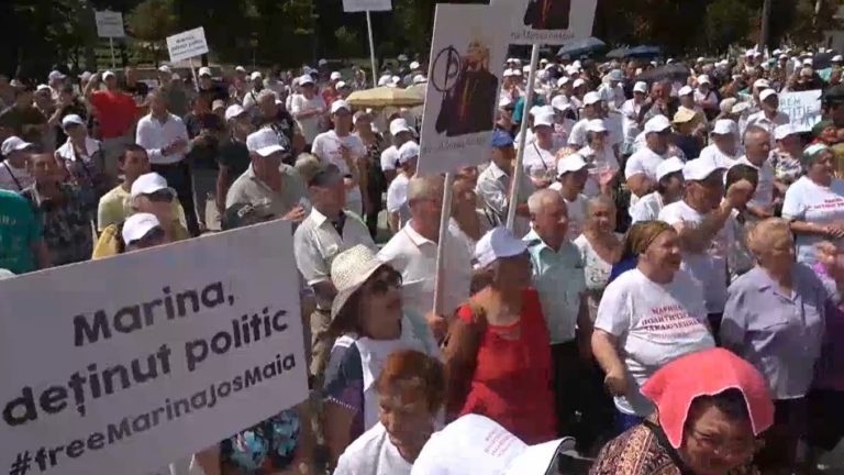 Сторонники партии «Шор» снова протестуют в поддержку Таубер у здания Президентуры