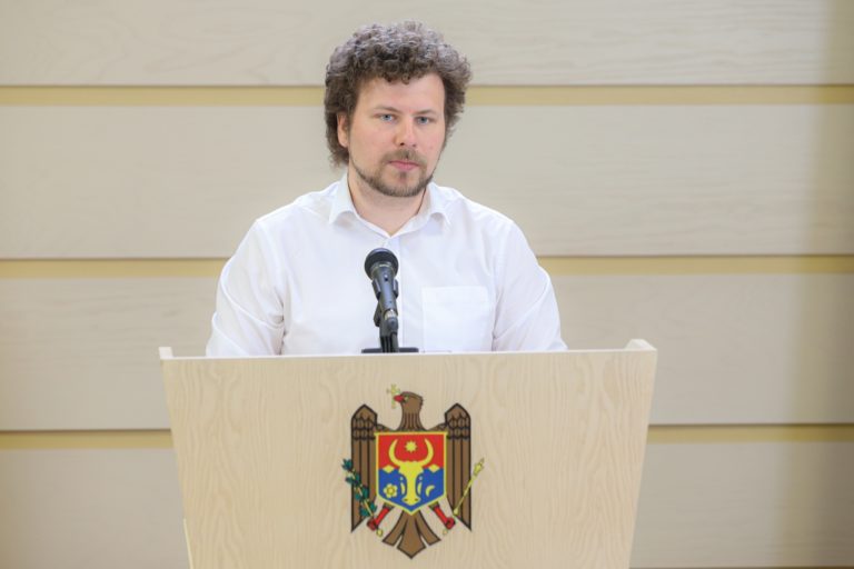 Депутат PAS: Отпуск по уходу за ребенком сотрудников силовых структур будет включаться в стаж
