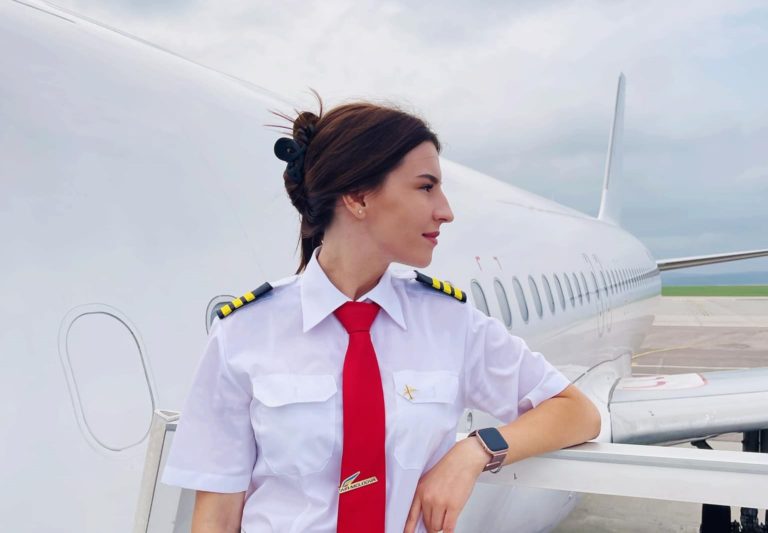 (Фото) «Это потрясающее чувство» — первая женщина-пилот в Air Moldova о пути к мечте
