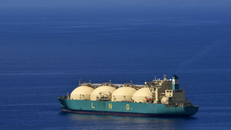 Америка отправляет в Европу больше газа по морю, чем Россия по трубопроводам