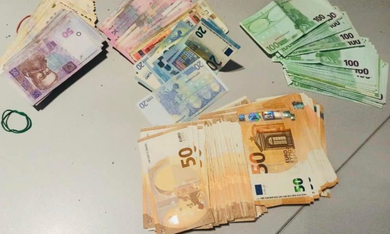 Отделаться штрафом не получилось — гражданка Украины пыталась нелегально вывезти валюту