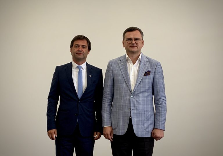 Кулеба: Украина поможет Молдове укрепить её безопасность