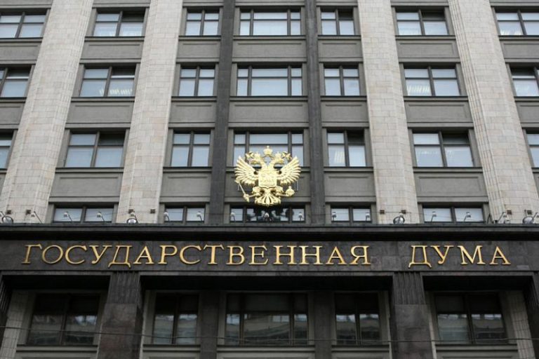 В РФ хотят запретить «недружественным» странам усыновлять российских детей