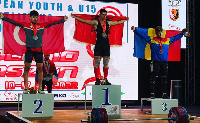Еще два молдавских тяжелоатлета стали призерами чемпионата Европы среди юниоров