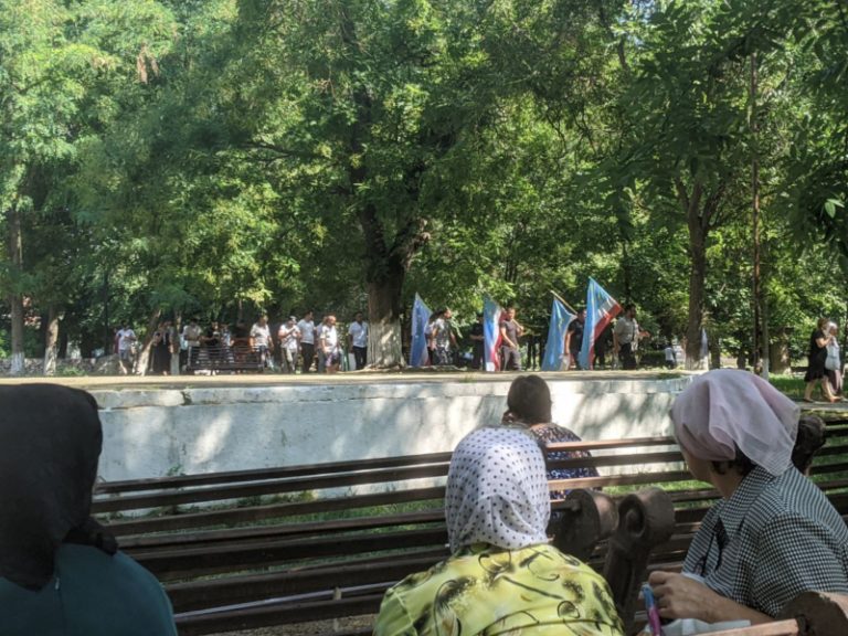 (LIVE) Митинг против повышения цен в Вулканештах