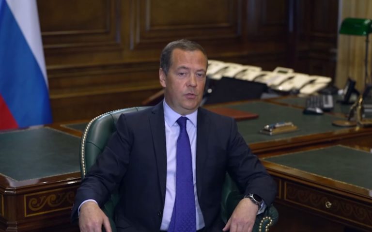 Дмитрий Медведев снова пригрозил ядерным ударом Украине и уверен, что Запад это «проглотит»