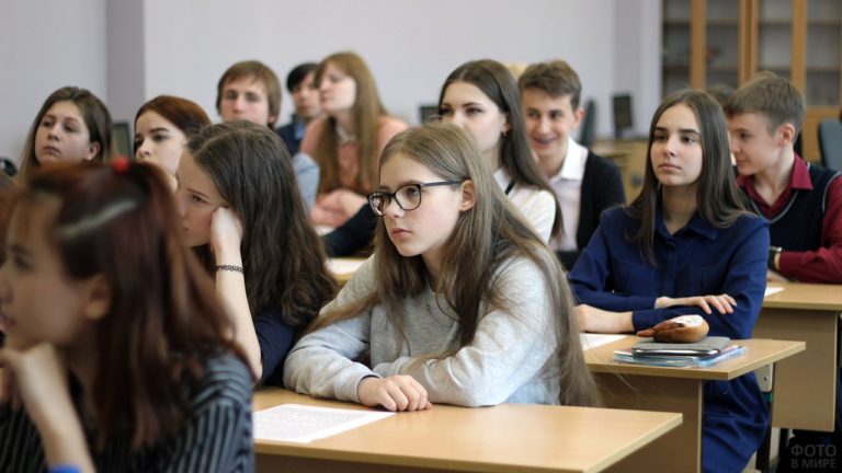 В столице школьники и студенты встретят новый учебный год за партами