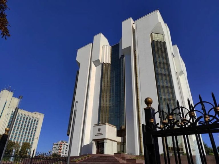 Администрация президента принимает студентов на трёхмесячную стажировку