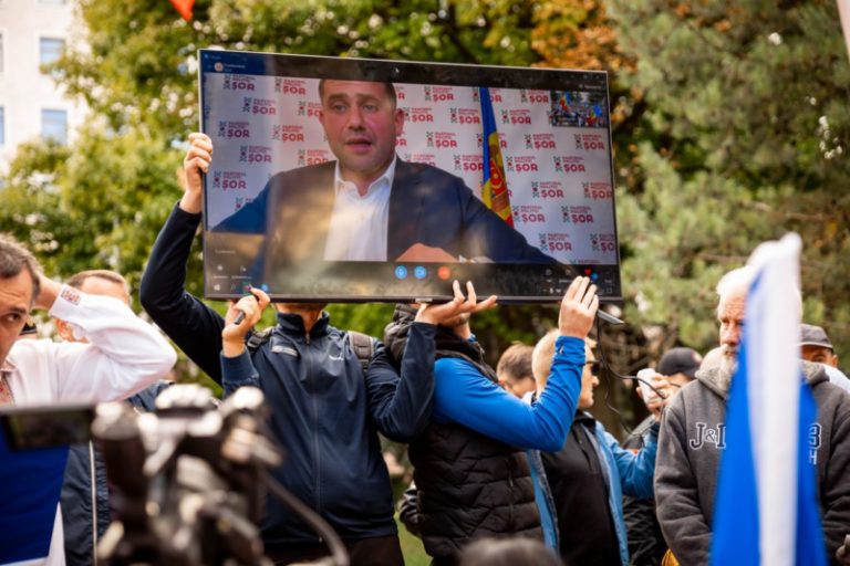 По делу о беспорядках на «шоровских» митингах задержаны ещё восемь человек, среди них две женщины