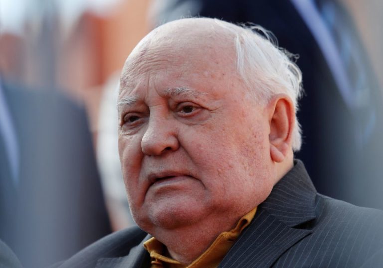 «Горбачева сломала война в Украине» — его переводчик в интервью Reuters