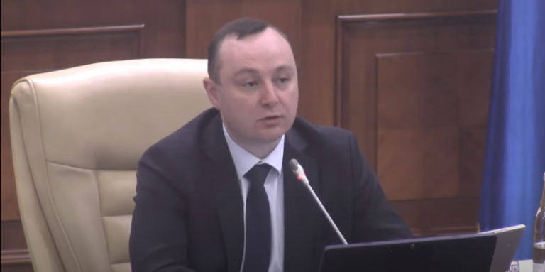 Депутат-социалист Бэтрынча снова ушёл от ответа на вопрос о войне