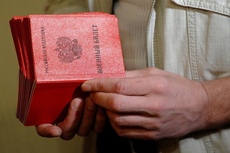 Глава Европейского совета: Европа должна принимать бегущих из страны россиян