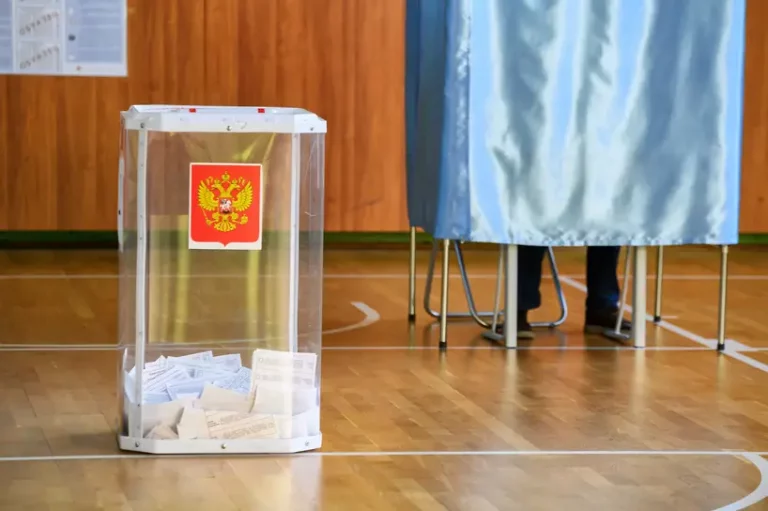 На выборах в России на избирателей заводят дела за антивоенные лозунги на бюллетенях