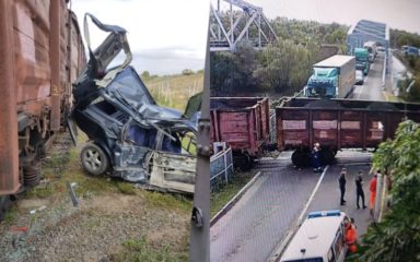 Поезд сбил автомобиль