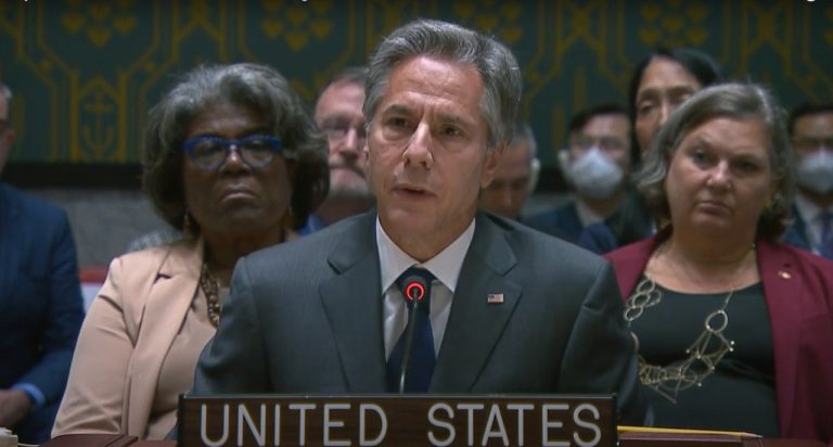 (ВИДЕО) Госсекретарь США Блинкен: «Если Россия перестанет воевать — не будет войны. Если Украина перестанет воевать — не будет Украины»