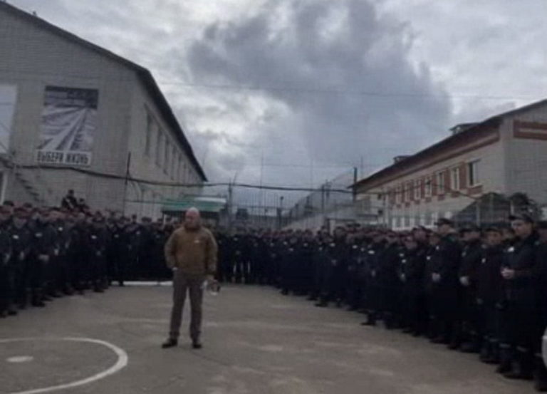 Пригожин прокомментировал ролик с вербовкой заключенных на войну: «Либо ЧВК и зэки, либо ваши дети»