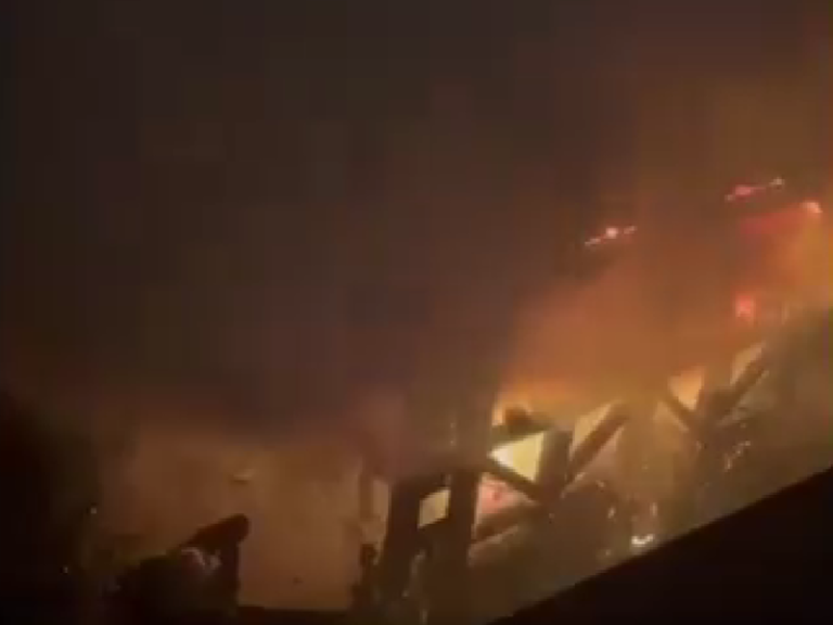 (ВИДЕО) Ночью загорелся участок Игоря Додона в Кишинёве