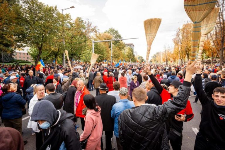 Полиция снова попросила мэрию Кишинёва запретить протест из-за многочисленных нарушений